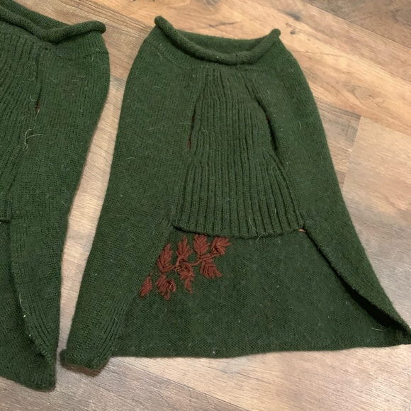 Autumn Embroidered Woolrich Dog Sweater - Picture 7 of 9